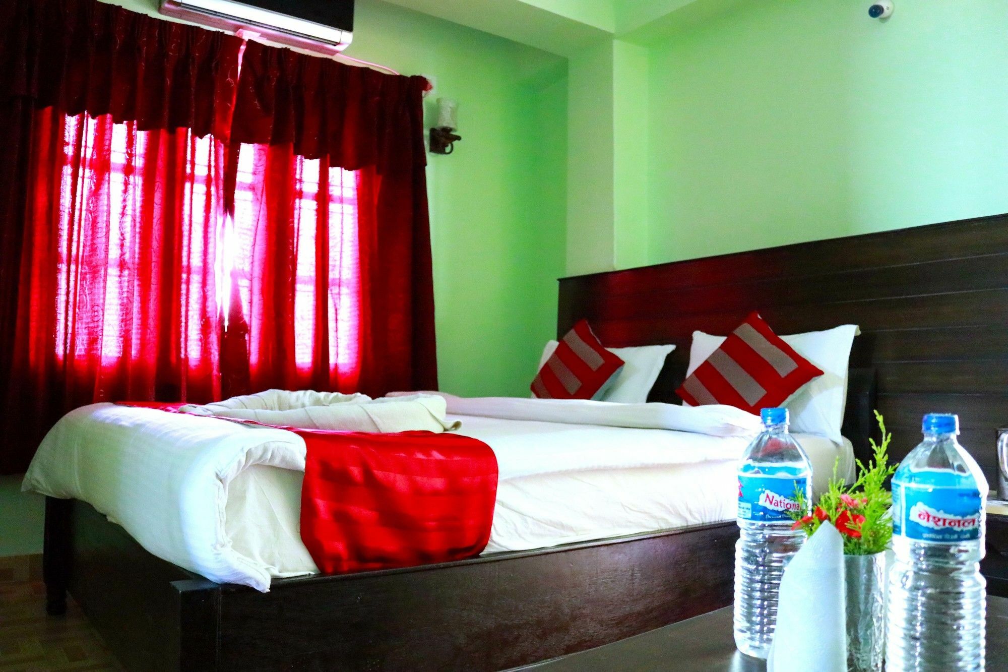 Hotel Rudrakshya Покхара Экстерьер фото
